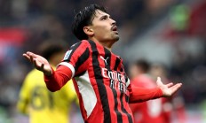 半岛体育官方-关于AC米兰主帅大胆调整阵容，年轻球员获得机会展现实力的信息