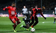 半岛体育娱乐-雷恩队主场告捷，结束连败