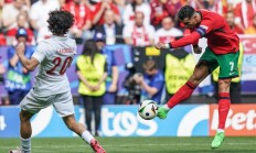 半岛体育中国官网-西班牙大胜法国，提前锁定欧锦赛资格