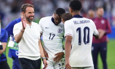 半岛体育娱乐-英格兰逆转丹麦，晋级欧预赛决赛