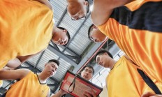 半岛体育娱乐-包含比赛中出现战术火药味，两队激烈角逐的词条