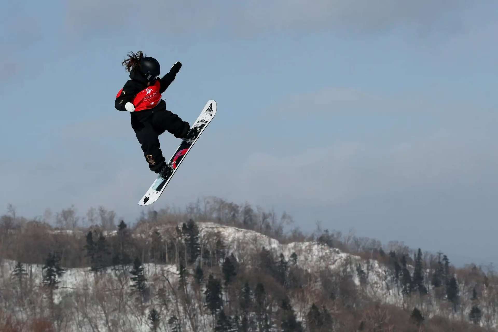 日本运动员在滑雪项目中发挥出色
