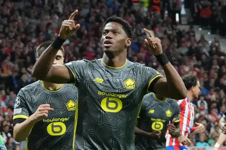 包含尤文图斯再遭失利，卫冕冠军身处困境的词条