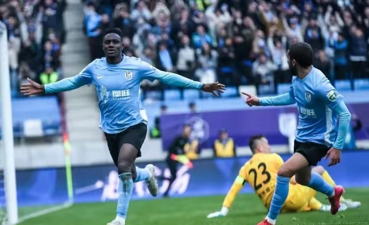 队员发挥亮眼，助球队稳定胜利