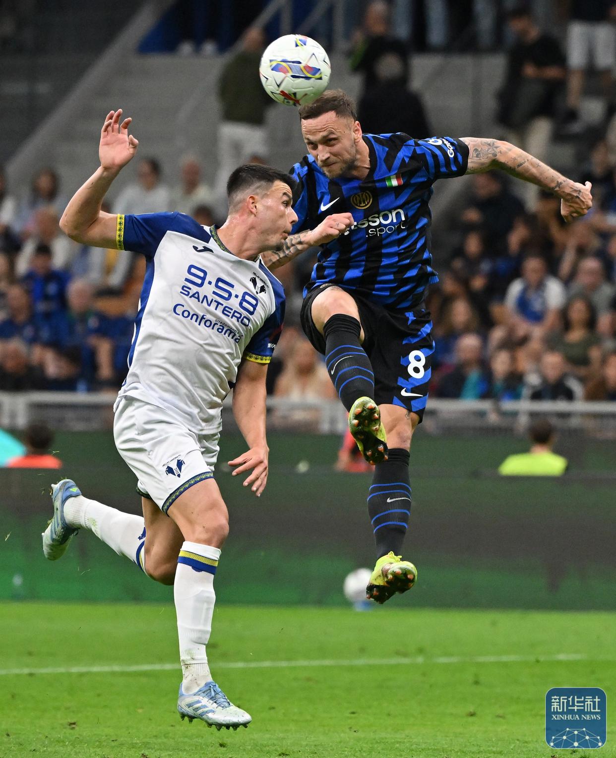 包含AC米兰对决维罗纳，谁会在比赛中占有优势？的词条