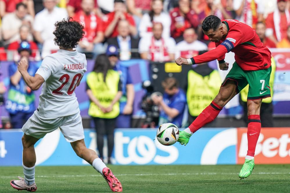 西班牙大胜法国，提前锁定欧锦赛资格