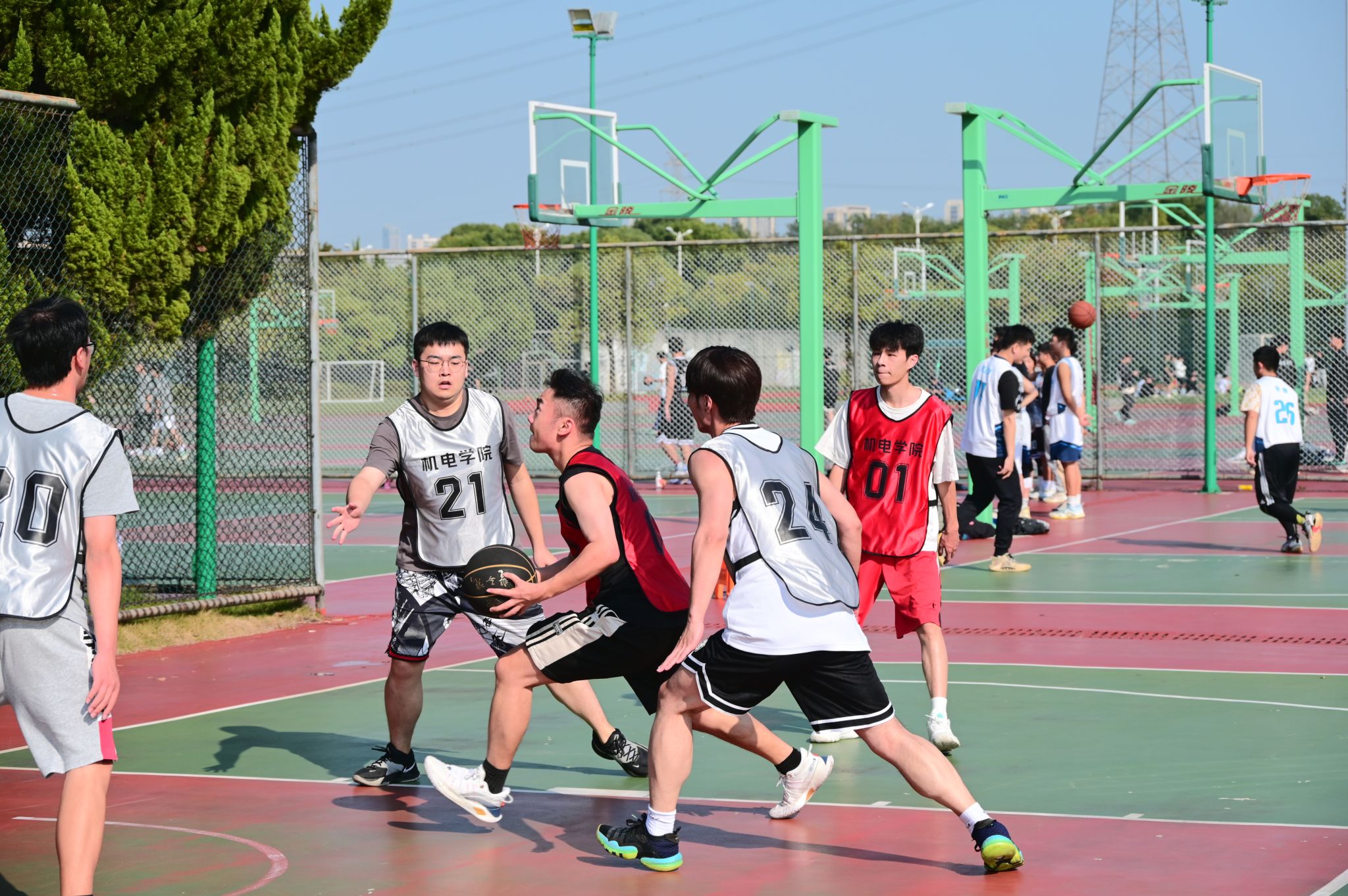 包含高校篮球职业联赛启动,吸引球员争相报名的词条 包含高校篮球职业联赛启动,吸引球员争相报名的词条