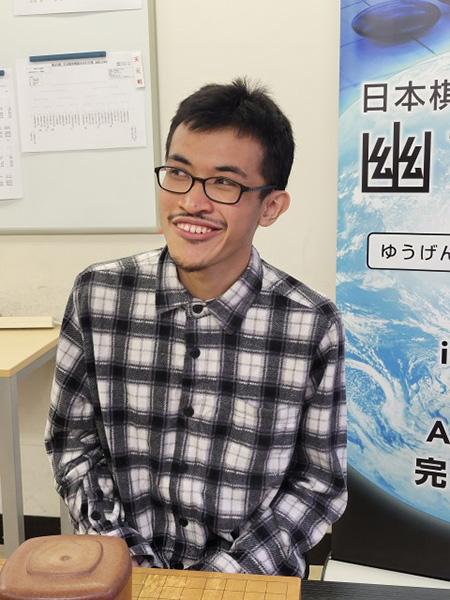 印尼队斩获激烈围棋比赛冠军