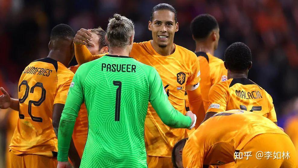 荷兰队在比利时队面前力压群雄 荷兰队在比利时队面前力压群雄