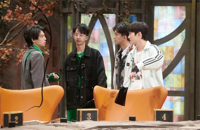 火药味十足！激烈角逐引人入胜的简单介绍