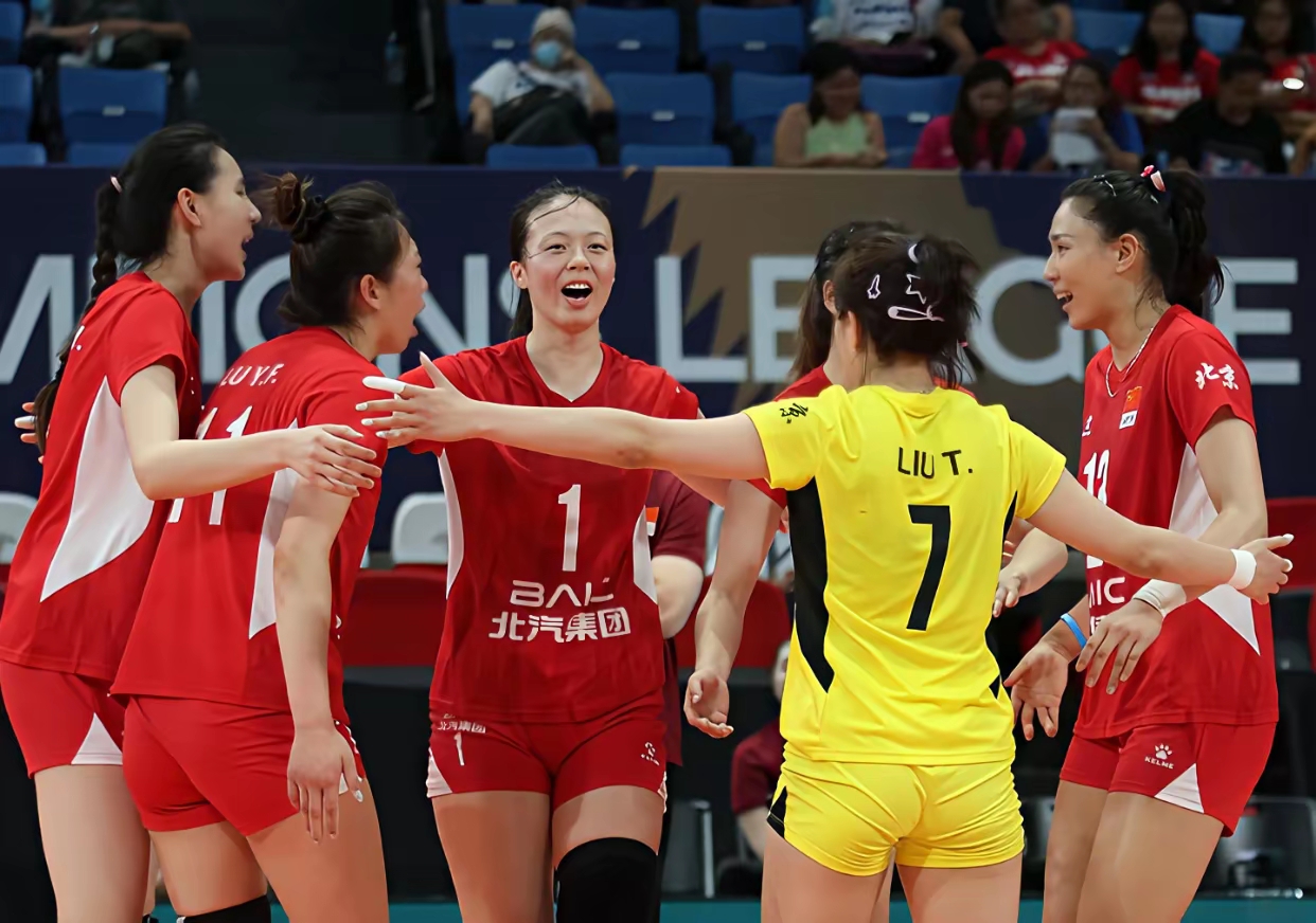 女排实力碾压对手，三局大胜轻松晋级