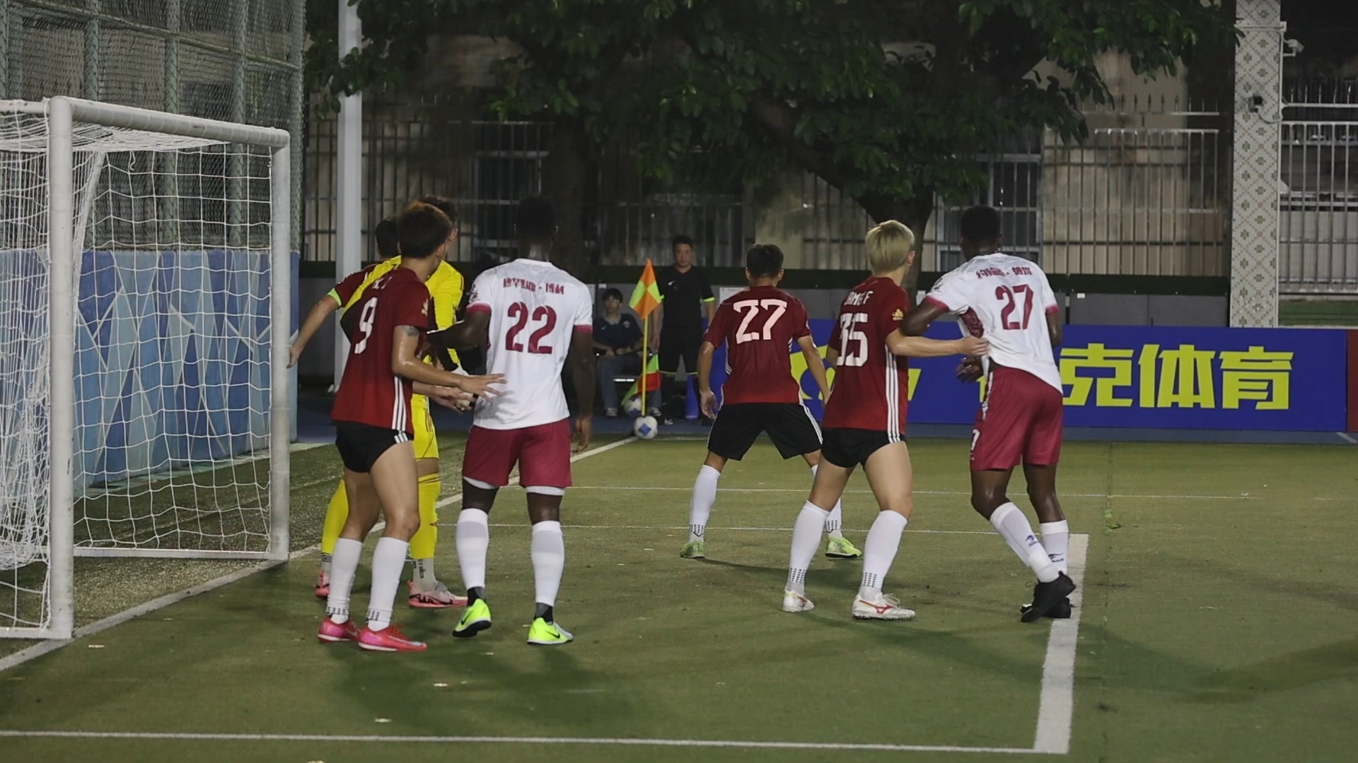 关于精彩足球赛事收官，球员表现亮眼的信息